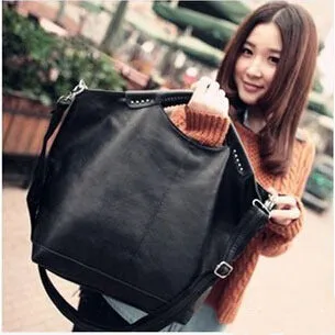 2020 Fashion High Quality women bag New Hot Black Women handbag pu Rivet package large tote Famous designer Shoulder bag BAG5185